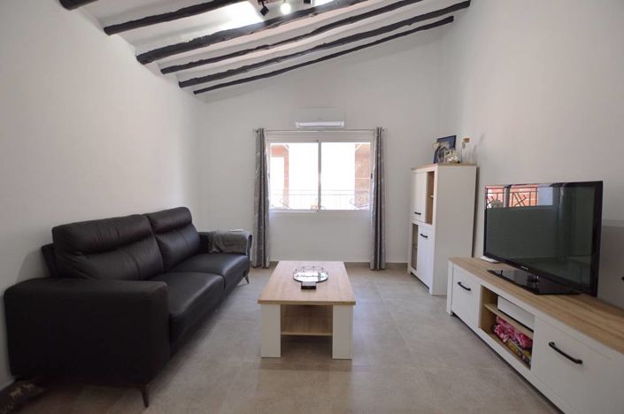 Image No.10-6 Bed Townhouse for sale