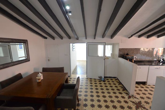 Image No.12-6 Bed Townhouse for sale