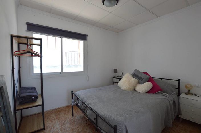 Image No.19-6 Bed Townhouse for sale