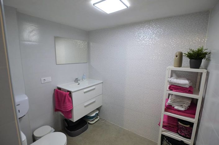 Image No.25-6 Bed Townhouse for sale