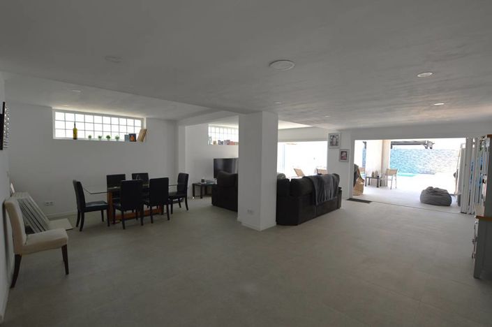 Image No.8-6 Bed Townhouse for sale