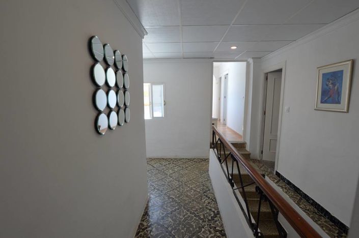 Image No.9-6 Bed Townhouse for sale