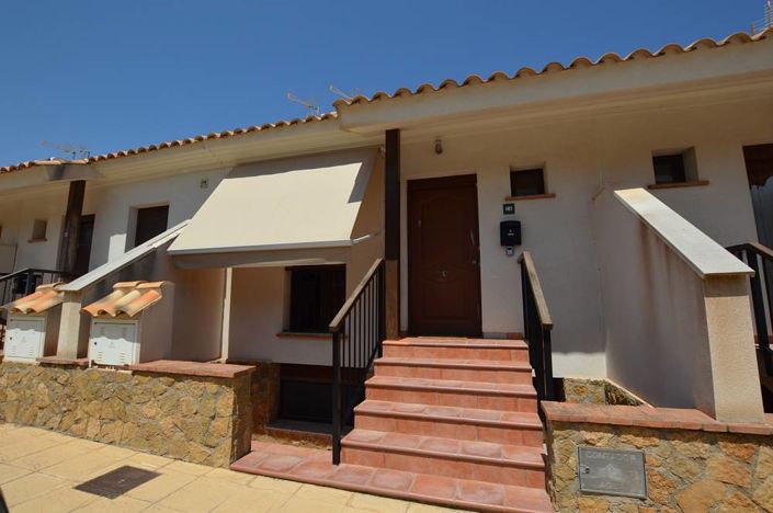 Image No.1-2 Bed Townhouse for sale