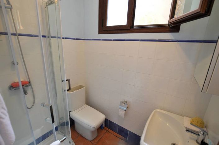 Image No.17-2 Bed Townhouse for sale