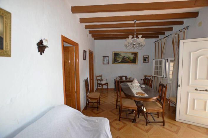 Image No.11-5 Bed Townhouse for sale