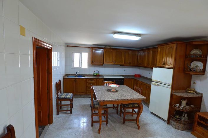 Image No.12-5 Bed Townhouse for sale