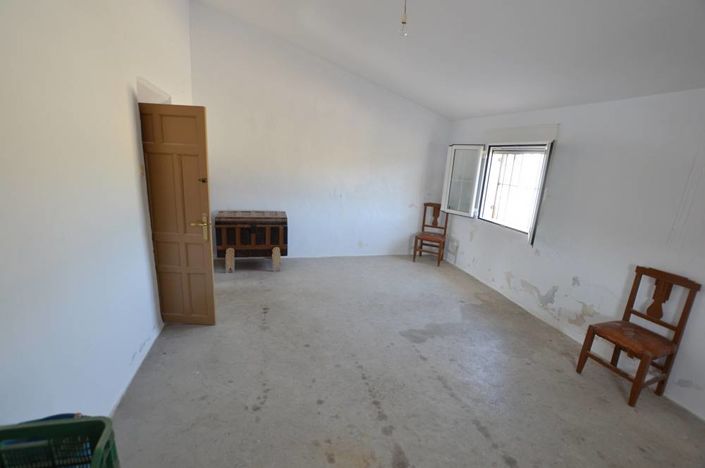 Image No.20-5 Bed Townhouse for sale