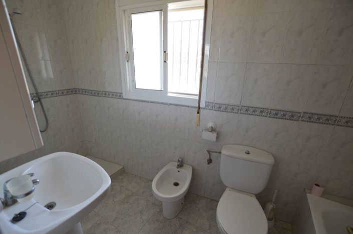 Image No.23-5 Bed Townhouse for sale