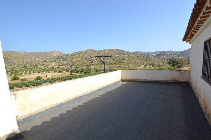 Image No.7-5 Bed Townhouse for sale