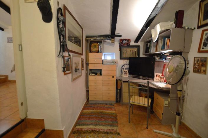 Image No.19-4 Bed Country House for sale