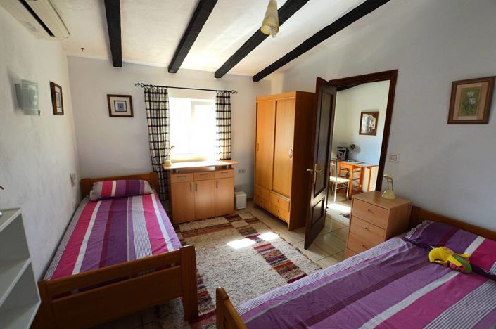 Image No.23-4 Bed Country House for sale