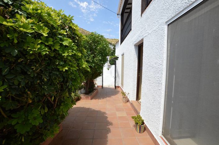 Image No.12-3 Bed Townhouse for sale