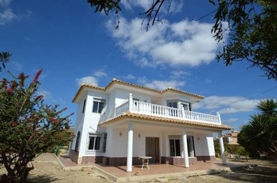 4 Bed Villa for sale