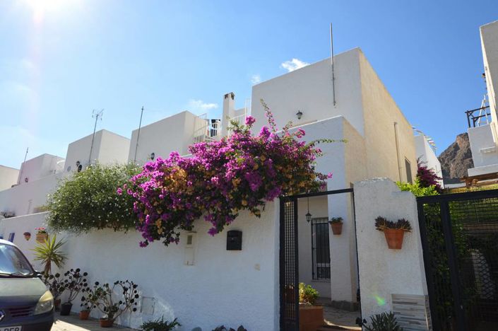 Image No.1-3 Bed Townhouse for sale