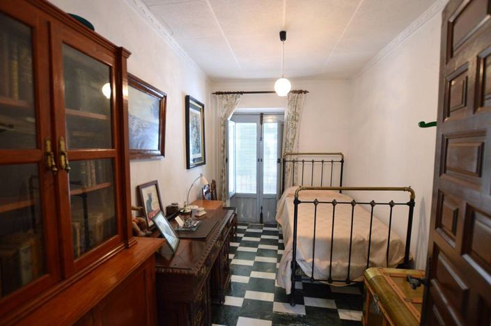 Image No.18-5 Bed Village House for sale