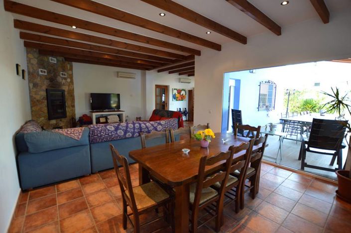 Image No.12-6 Bed Villa for sale