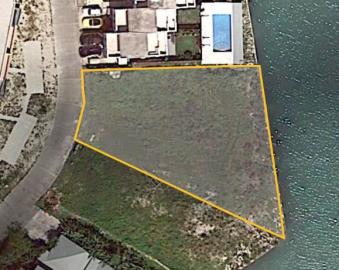 Harbour-Island-plot