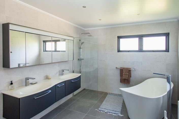 Image No.26-6 Bed Villa / Detached for sale