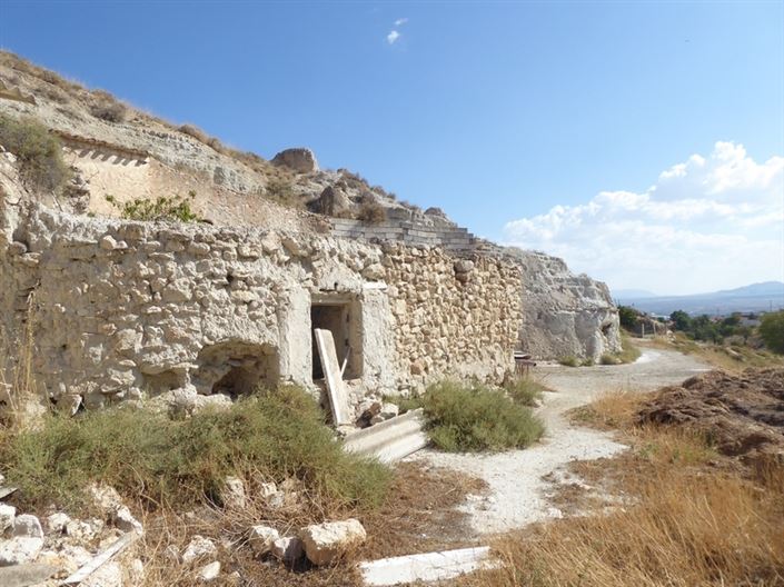 Image No.12-10 Bed House for sale