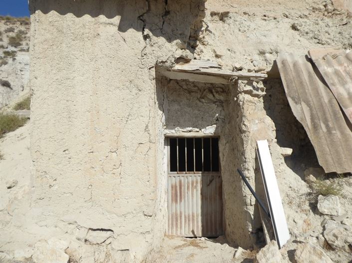 Image No.13-10 Bed House for sale