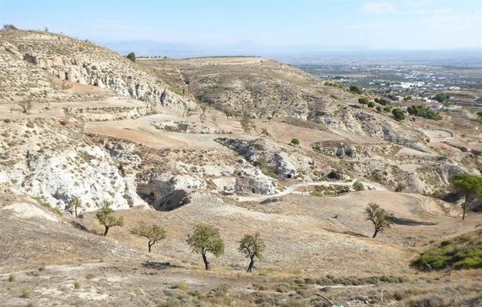 Image No.3-10 Bed House for sale