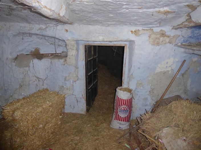 Image No.21-10 Bed House for sale