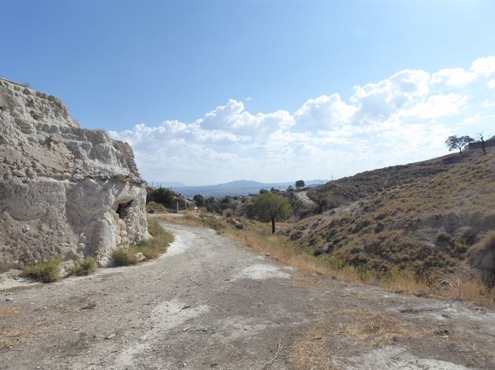 Image No.30-10 Bed House for sale