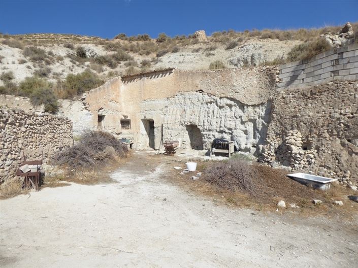 Image No.5-10 Bed House for sale