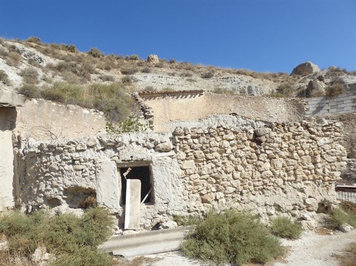 Image No.7-10 Bed House for sale