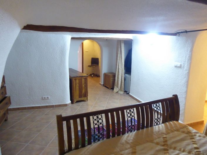 Image No.24-3 Bed House for sale