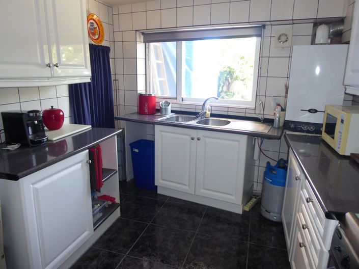 Image No.18-7 Bed Property for sale