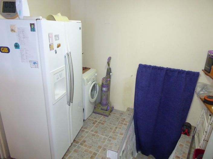 Image No.20-7 Bed Property for sale