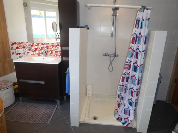 Image No.25-7 Bed Property for sale