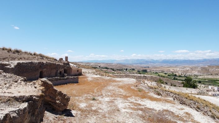 Image No.4-6 Bed House for sale