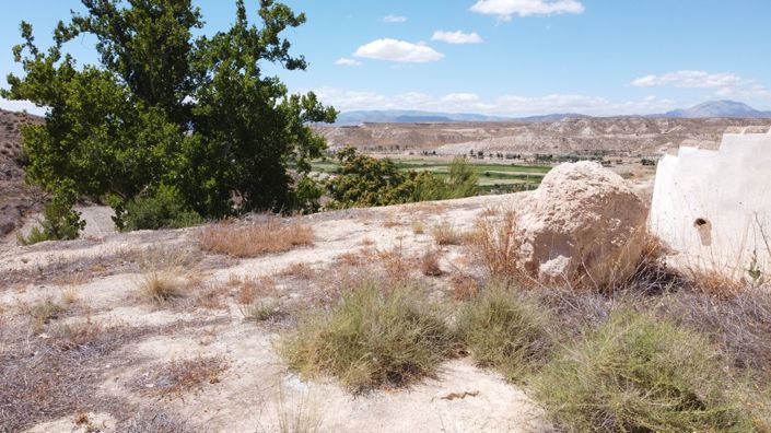 Image No.9-5 Bed House for sale