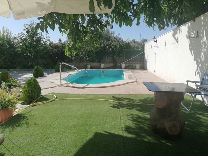 Image No.23-6 Bed Property for sale