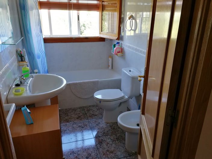 Image No.43-6 Bed Property for sale