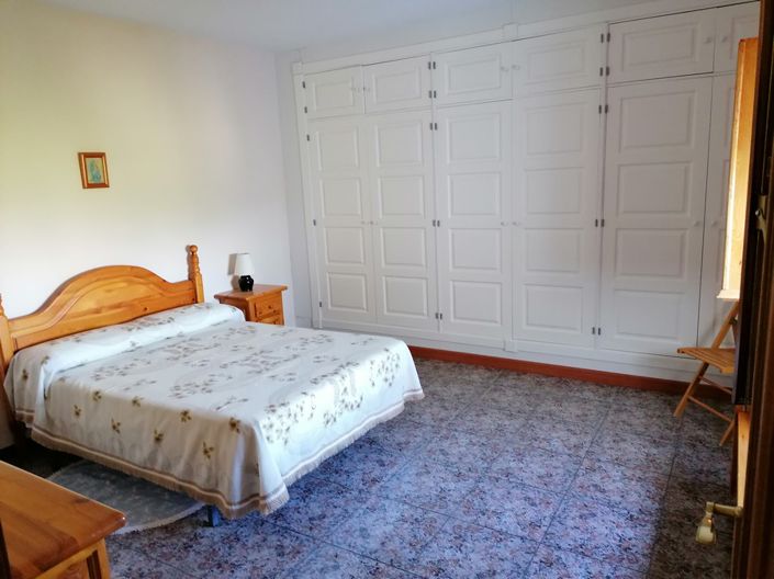 Image No.48-6 Bed Property for sale