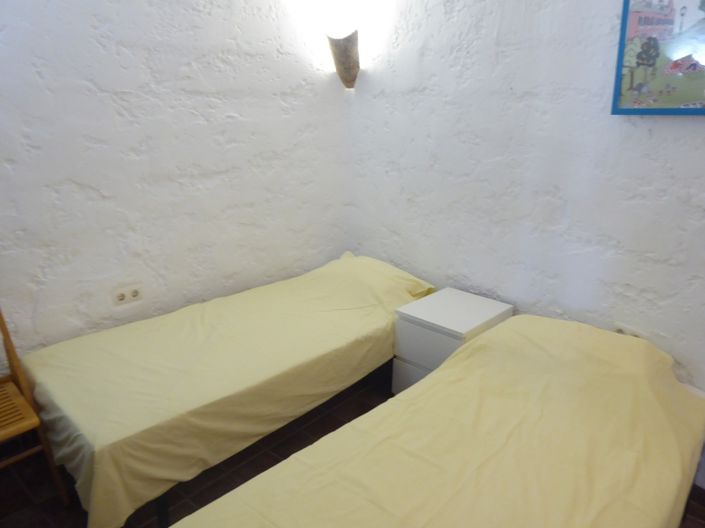 Image No.12-4 Bed House for sale