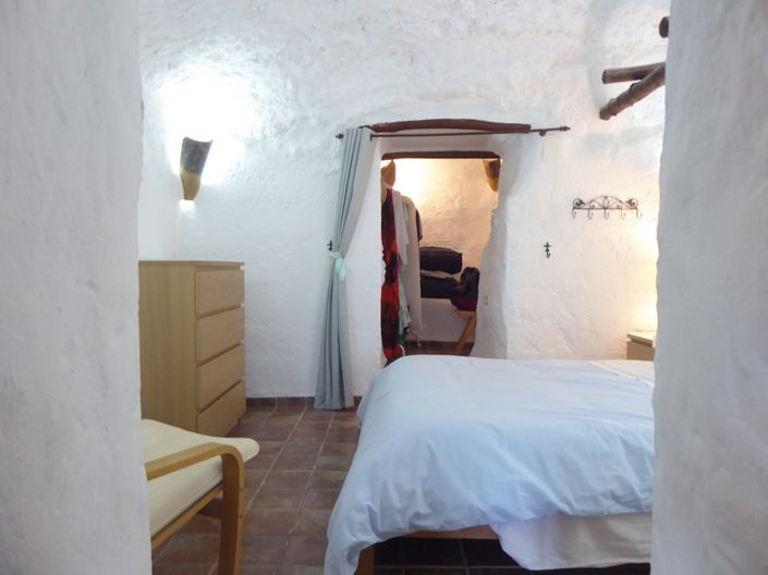 Image No.20-4 Bed House for sale