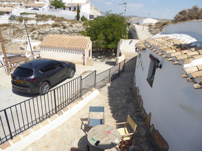 Image No.28-4 Bed House for sale