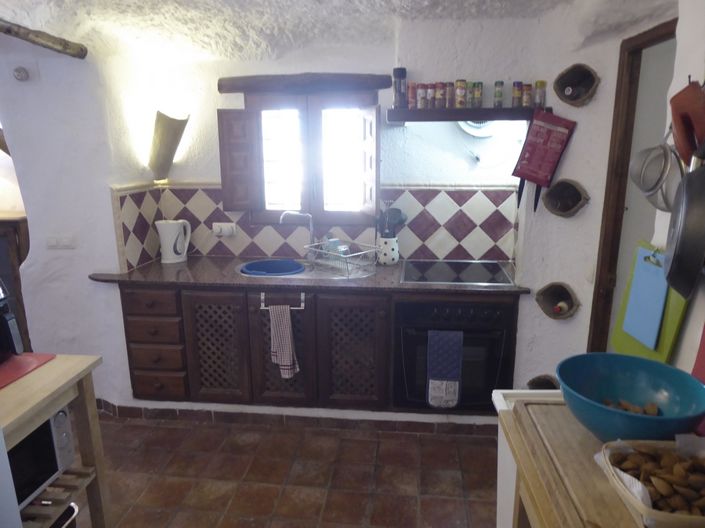 Image No.8-4 Bed House for sale