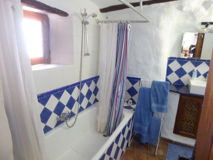 Image No.9-4 Bed House for sale