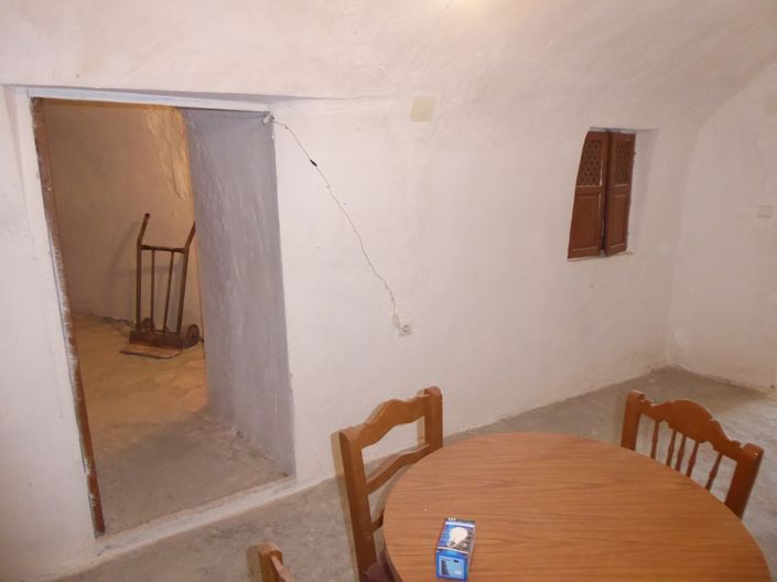 Image No.16-5 Bed House for sale