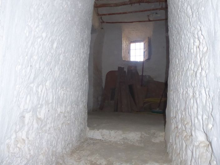 Image No.19-5 Bed House for sale