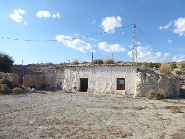 Image No.4-5 Bed House for sale