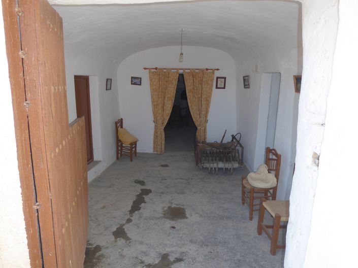 Image No.8-5 Bed House for sale