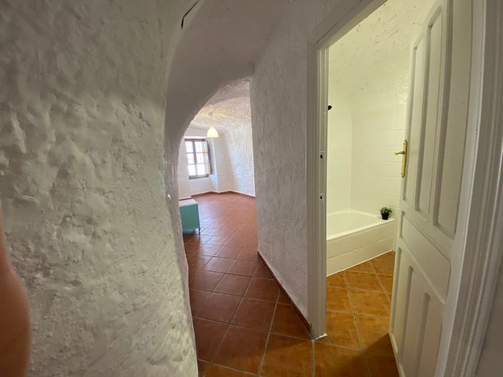 Image No.12-3 Bed House for sale