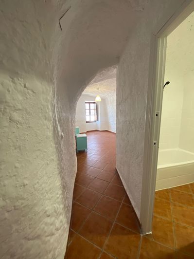 Image No.15-3 Bed House for sale