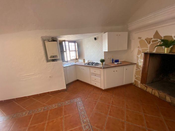 Image No.8-3 Bed House for sale